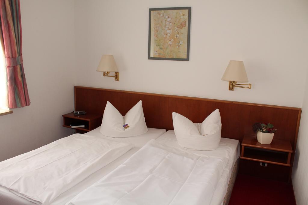 Hotel Fuersteneck Bernburg Værelse billede